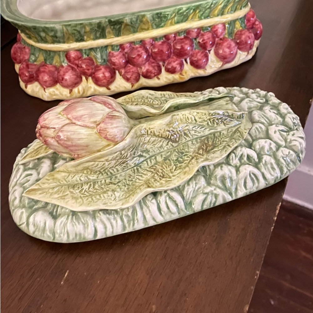 Perfect Brand New Condition  1950's Italian Tiffany Artichoke Radish Taurine